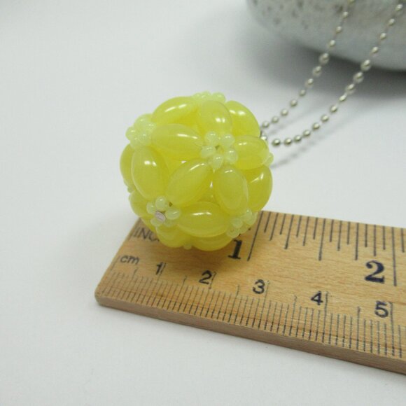 Uranium glass beaded bead - Picture 3 of 12